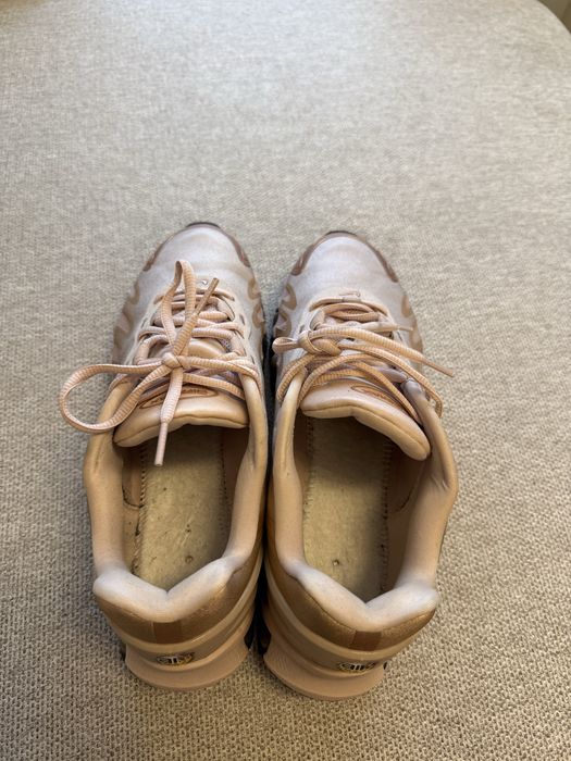Маратонки nike.