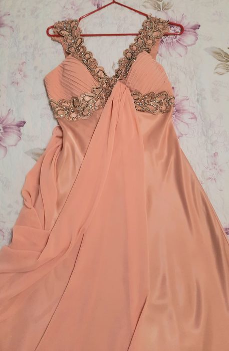 Вечернее платье  в отличном состоянии