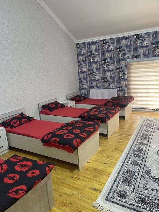 Hostel sport. Er va xotinga joy yuq!