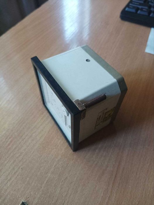 Вольтметр постоянного тока до 100 вольт.