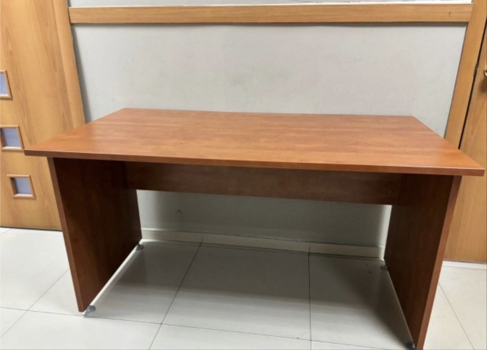 Столы офисные, два в наличии