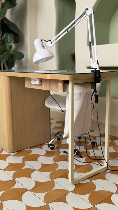 Стол маникюрный  150 000 тг