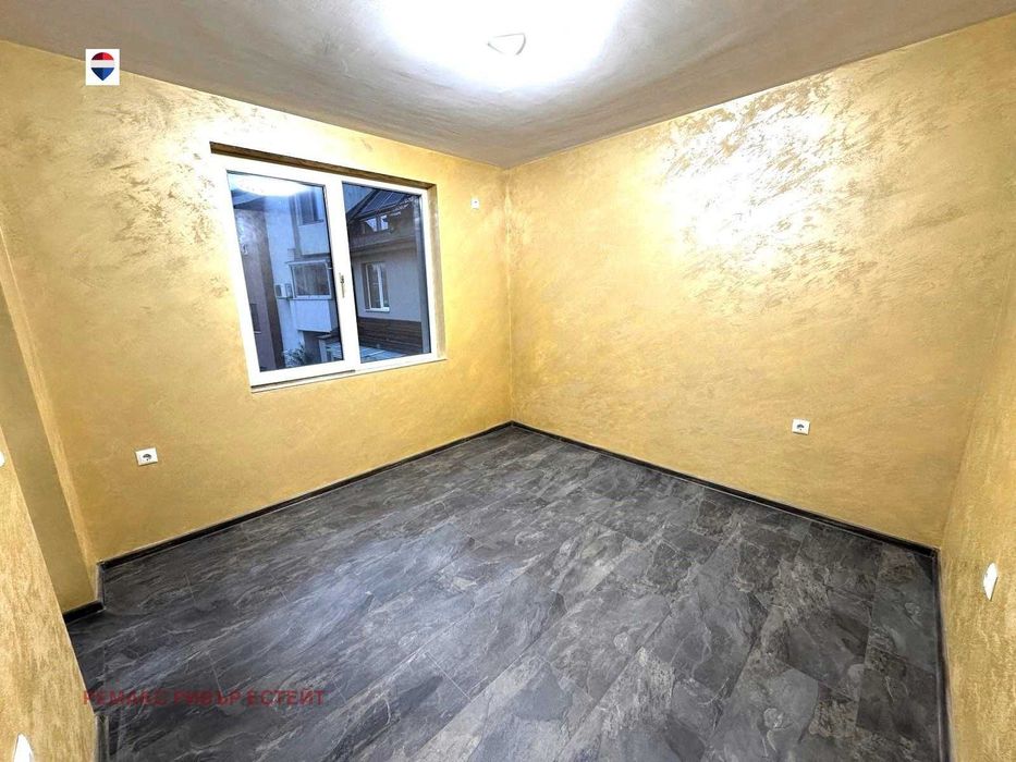 Продава се Двустаен апартамент в Русе, Център - 66 кв.м за 2120 €/кв.м - Снимка #10