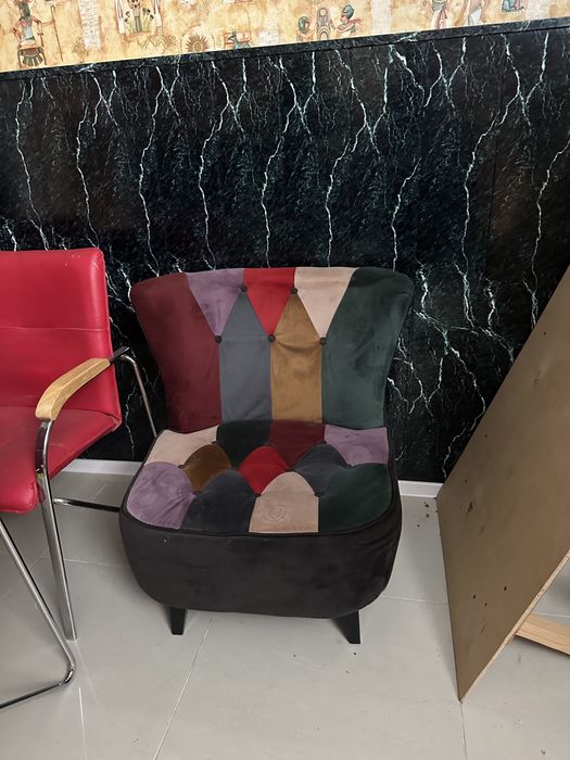 Продам кожанный диван углавой