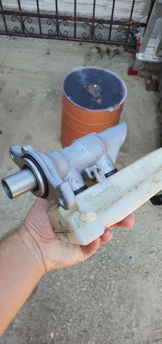 Vand pompa centrala si tulumba, pt renault megane 3, anul 2012, 1,5 d,