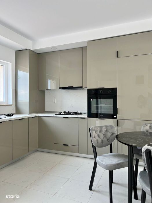 Vila 4 camere, Comsopolis