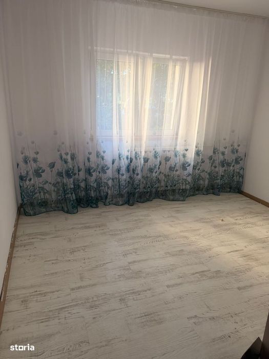Apartament 4 camere zona Vitan Cazare Salariati