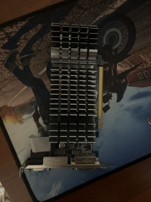 Продам видеокарту на 1гб