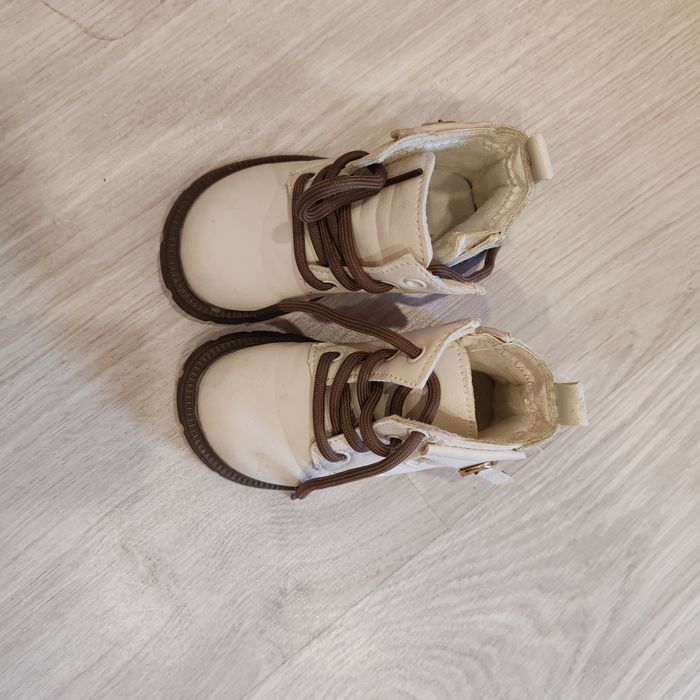 Продам ботинки на девочку