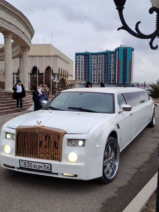 Крайслер 300с 2007.Лимузин в стиле Rolls Royce