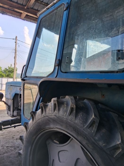 Vând tractor landini