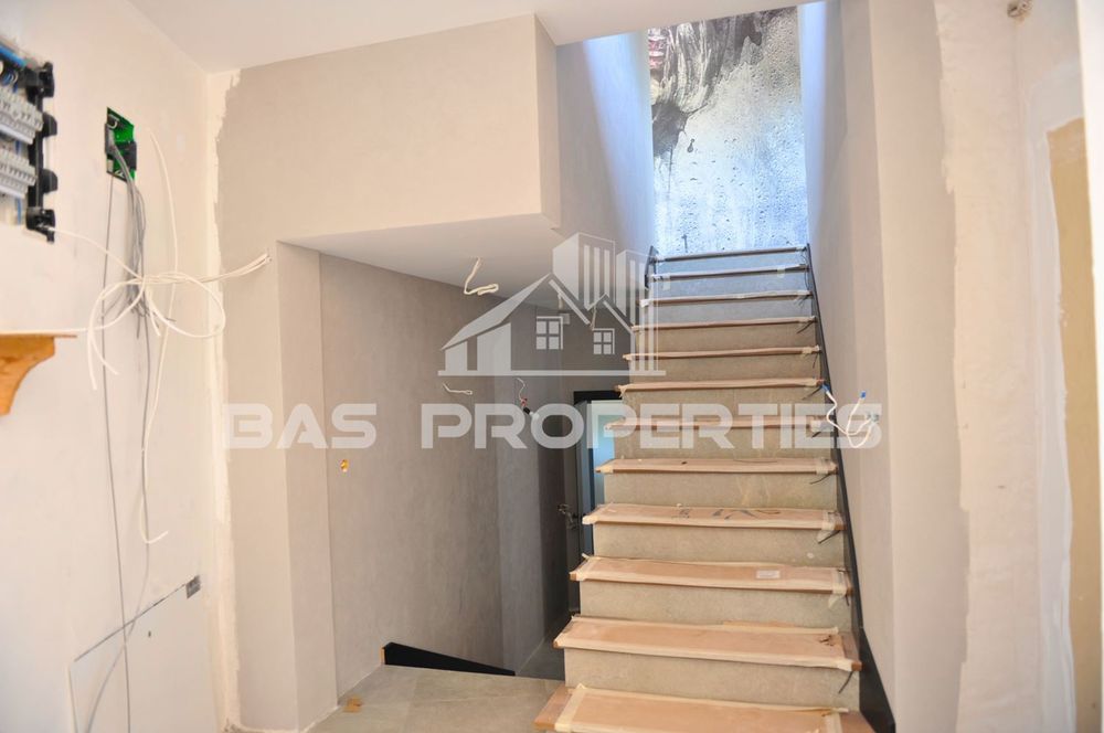 Къща в София, област-с.Гурмазово площ 240