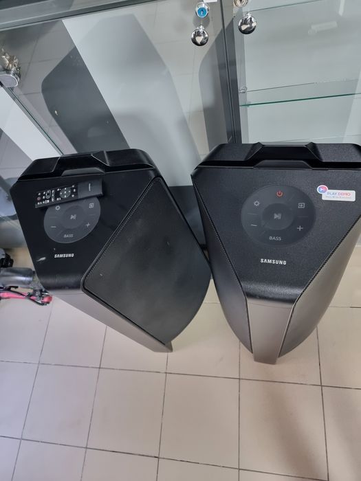 Noble Amanet - 2X Samsung sistem audio MX-T70 1500 W