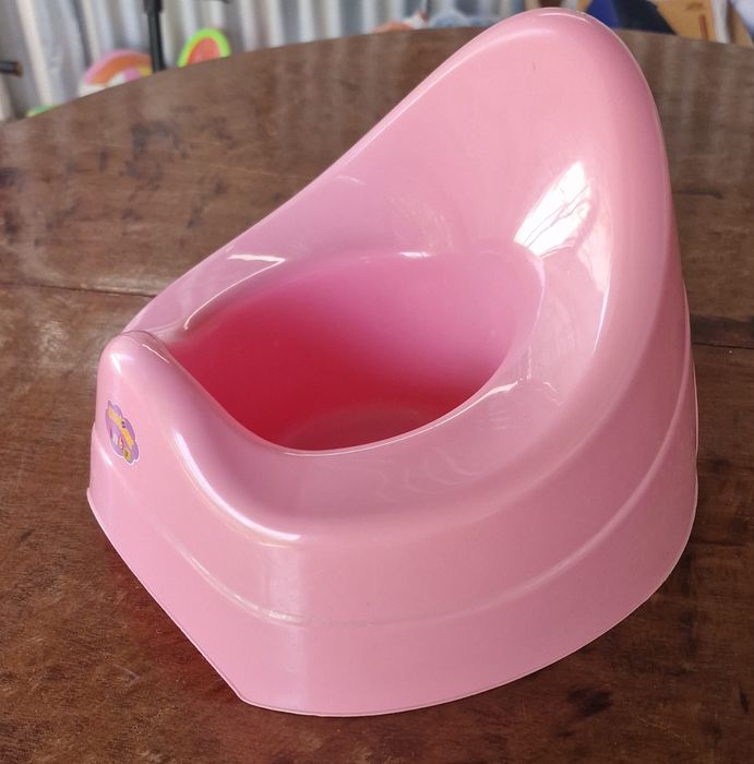 Продаётся горшок детский.