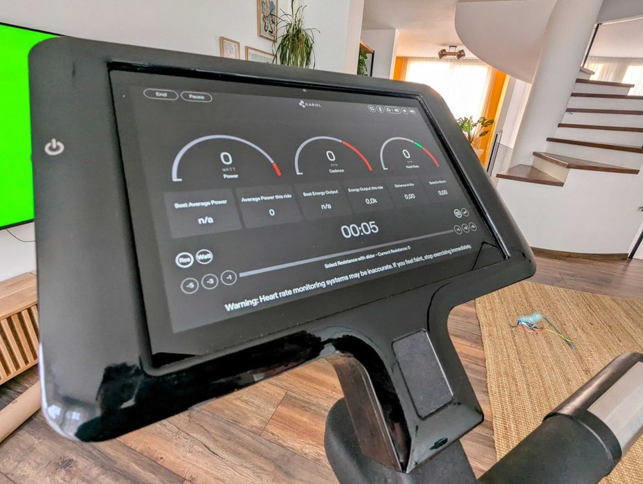 Carol Bike – AI Велоергометър с REHIIT тренировки