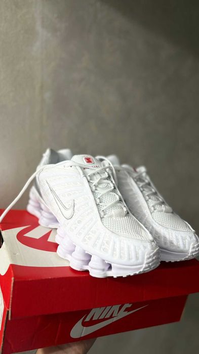 Nike shox alb mărimea 42