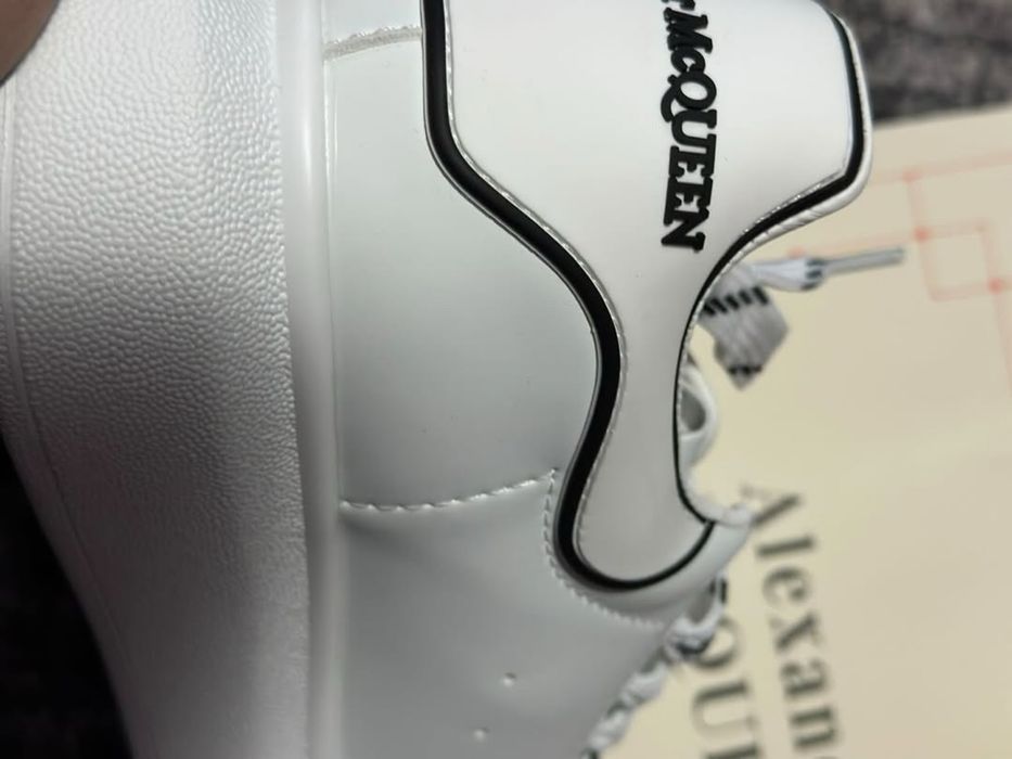 Adidasi McQueen alb imprimeu negru 41/42