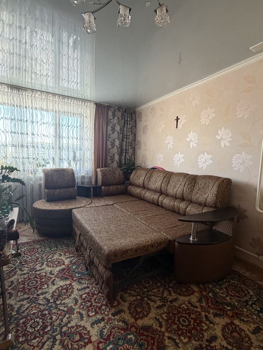 Продам Диван в отличном состоянии.