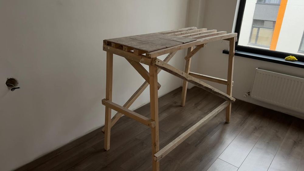 строительный унитаз и козел