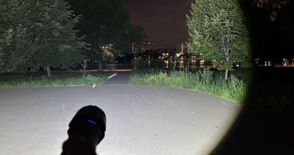 Мощный электрофонарь прожектор