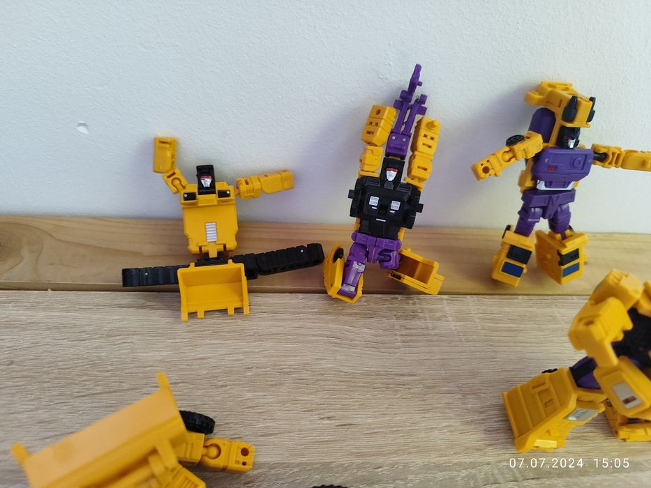 Roboței și mașinuțe transformabile