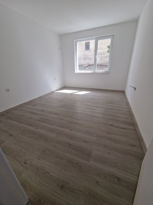 Продава се Тристаен апартамент в Свиленград - 103 кв.м за 1068 €/кв.м - Снимка #4