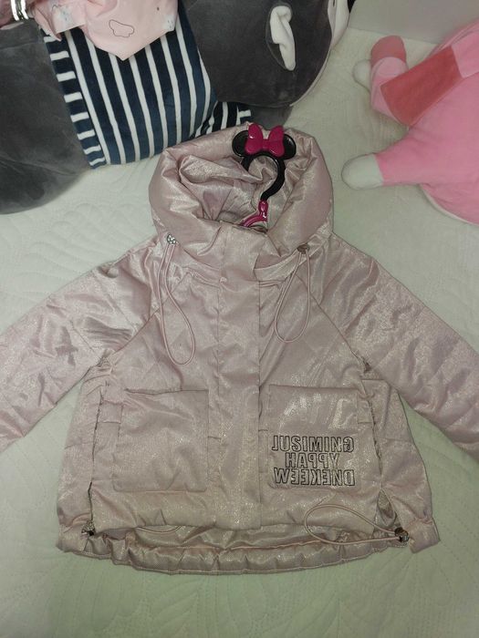 Продам куртку для девочки