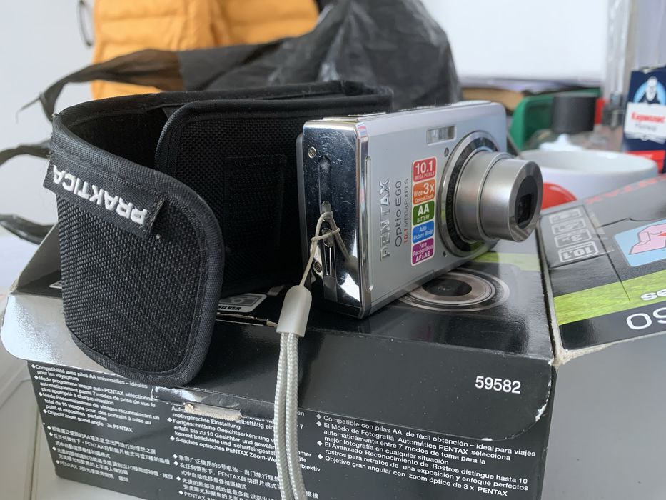 Фотоапарат Pentax Optio E60