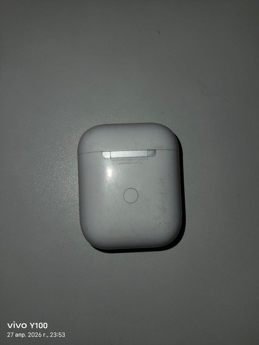 Продам AirPods нормальный
