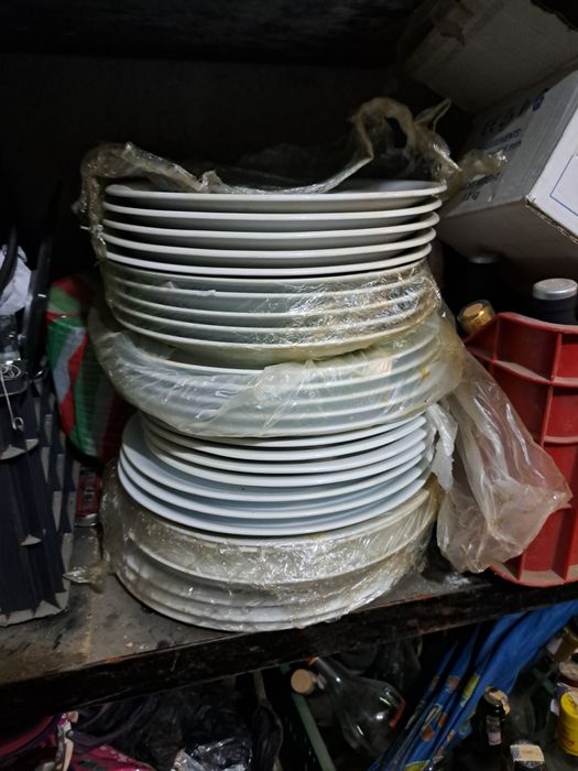 Чиний за ресторант,нови за основно ,пица,салати,десертии други