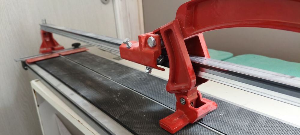 Професионална машина за плочки RAIDER RD-TC18