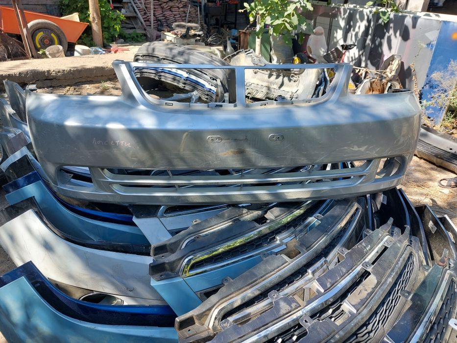 Бампера  ласетти хечбек 95000 седан 55000.