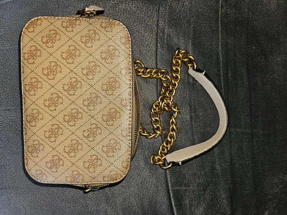 Чанта Guess оригинална
