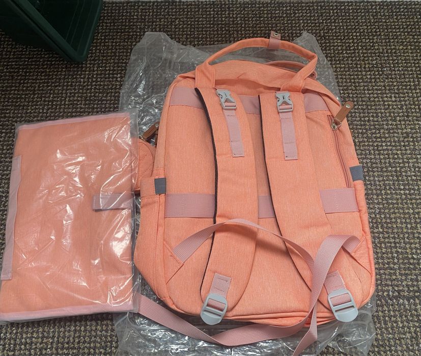 Ghiozdan pentru bebelusi