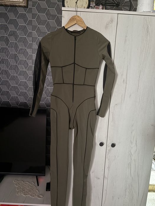 Гащеризонат не е носен никога