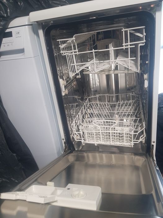 Mалка свободно-стояща Съдомиялна Whirlpool
