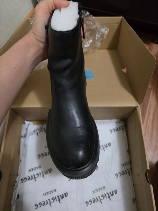 Продам осенние Ботинки
