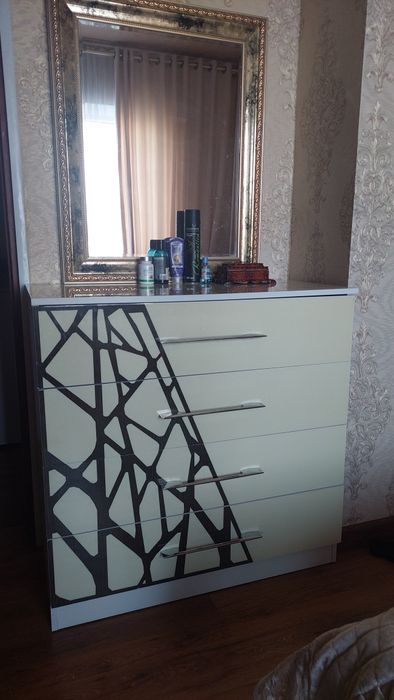 Срочно спальный гарнитура