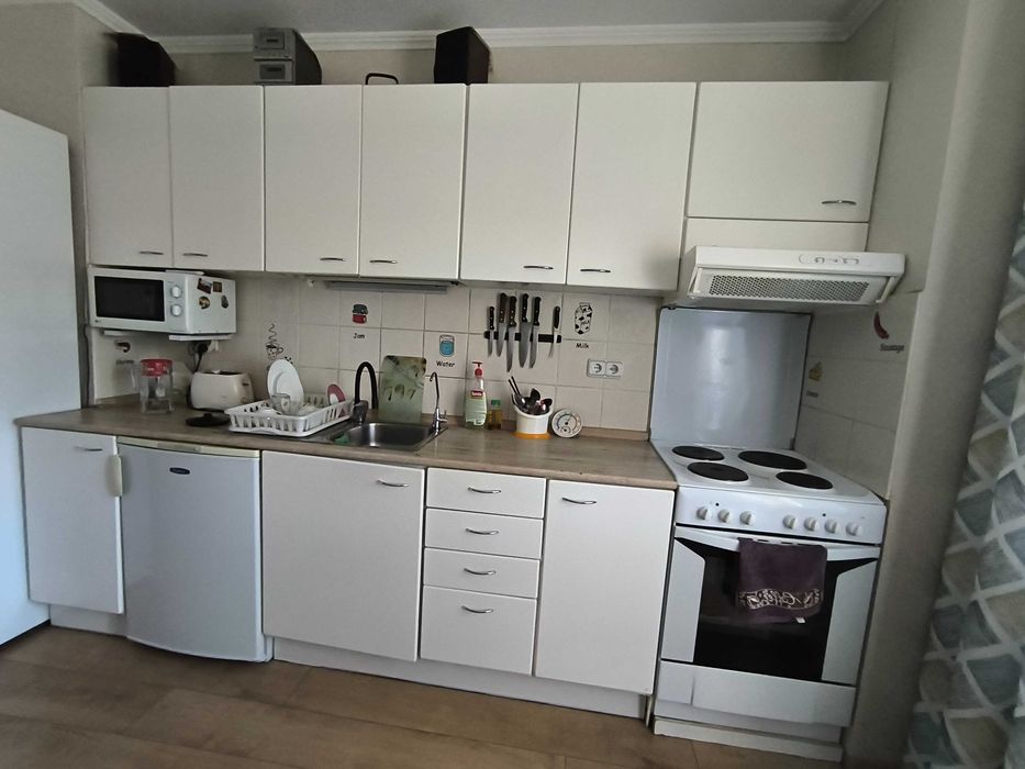 Белый кухонный гарнитур продам