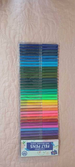 40 броя флумастери