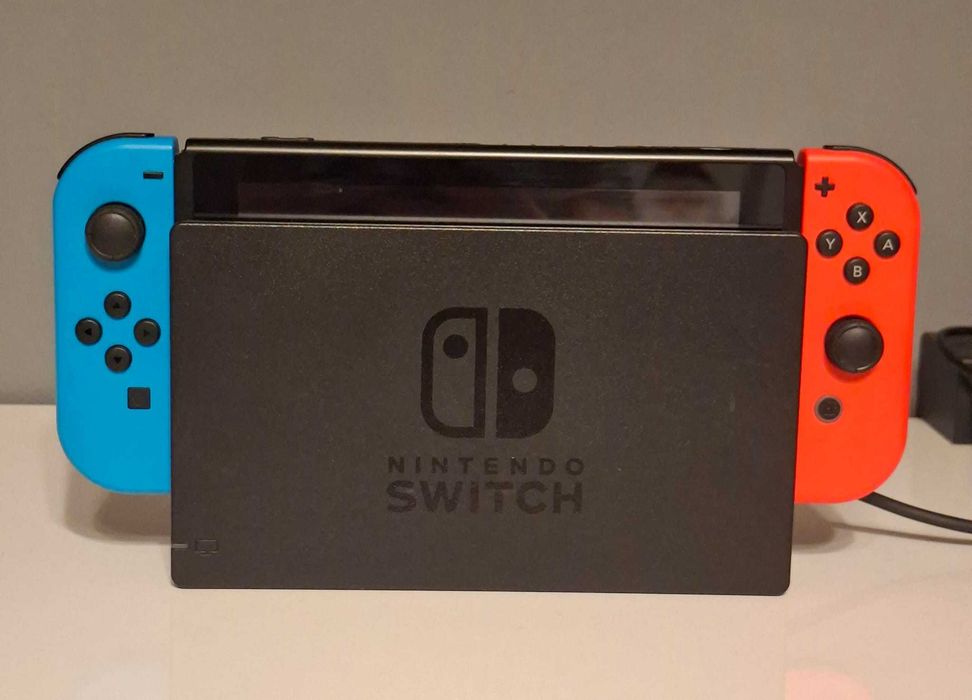 Pachet Nintendo Switch + Ring Fit + Joc 1-2-Switch + 1 Controller Perfect functional