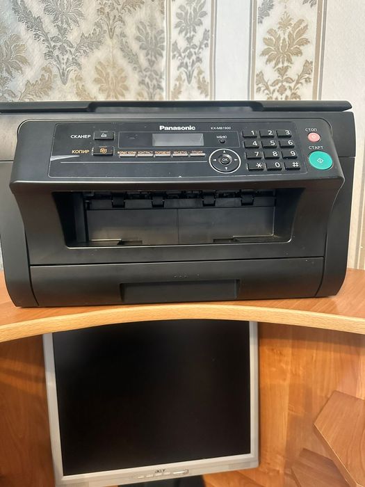 Продам компьютерный стол