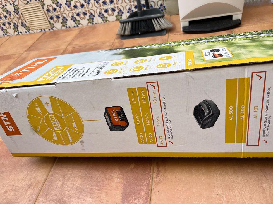 Акумулаторен ножица за жив плет  Stihl