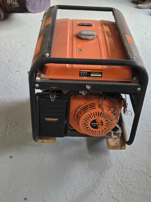 Бензиновый генератор