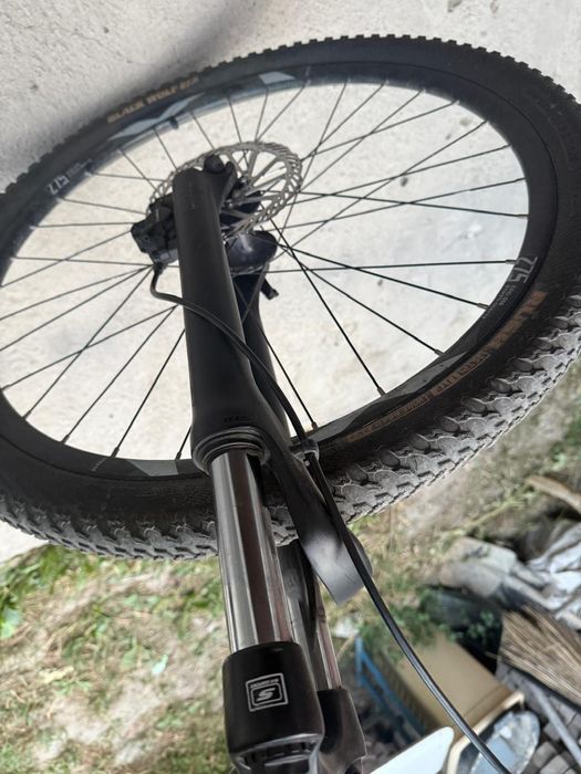 Продам горный велосипед Giant Rincon Disc 2021