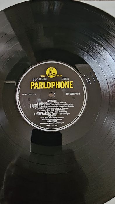 Продается виниловая пластинка THE BEATLES-REVOLVER, 1966 г.