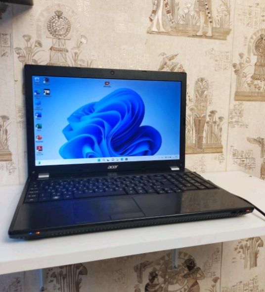 Ноутбук полностью рабочий Acer б/у