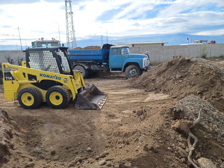 Услуги с бобкат ,валяк и самосвал