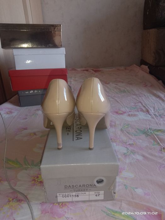 продам обувь бу не дорого.