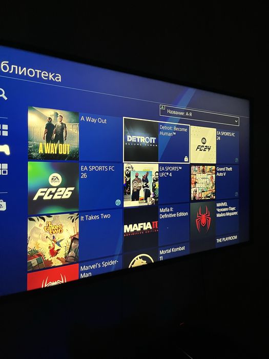 продаю PlayStation 4